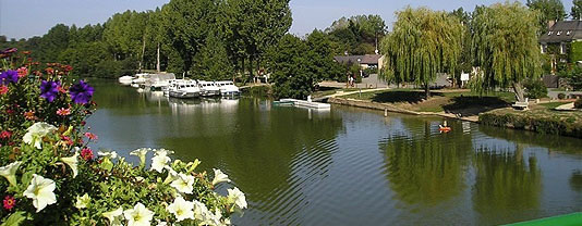Location fluviale Daon