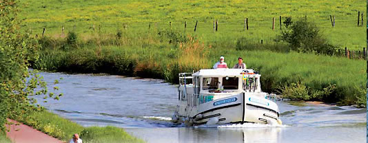 self drive canal boats Joigny