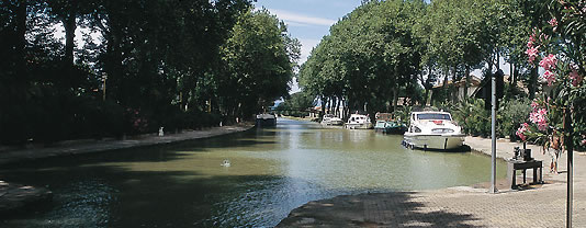 self drive canal boats Port Cassafières