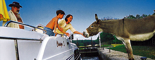 self drive canal boats St-Jean-de-Losne