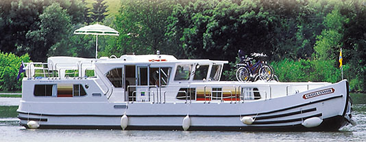 VALENCE-SUR-BAISE en bateau